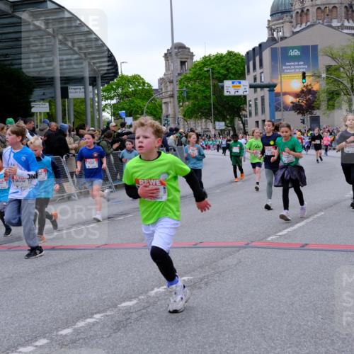 25.04.2026 - Das Zehntel Tim E. http://msf.ph/oto/9577639 25.04.2026 11:00:55 Ziel 5211, 5431, 5455, 5596, 5597, 5727, 5765, 6243, 6245, 6529, 6537, 6680, 6698, 6768, 6772, 6823, 7009, 7010, 7220, 7221, 7323, 7495, 7510, 7528, 7744, 7845 meine-sportfotos.de