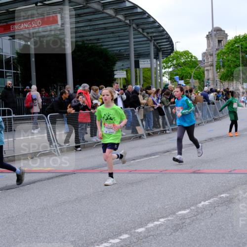 25.04.2026 - Das Zehntel Tim E. http://msf.ph/oto/9577660 25.04.2026 11:00:58 Ziel 5211, 5431, 5455, 5596, 5597, 5765, 5966, 6243, 6245, 6435, 6444, 6680, 6698, 6772, 6823, 7009, 7323, 7495, 7510, 7528, 7744, 7845 meine-sportfotos.de