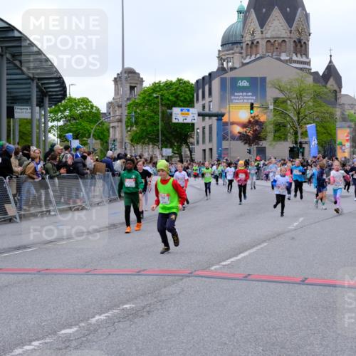 25.04.2026 - Das Zehntel Tim E. http://msf.ph/oto/9577672 25.04.2026 11:01:00 Ziel 5160, 5171, 5211, 5431, 5455, 5478, 5588, 5596, 5597, 5672, 5714, 5765, 5966, 6211, 6435, 6444, 6509, 6680, 6698, 7323, 7495, 7510, 7528, 7744, 7804, 7845, 7865 meine-sportfotos.de