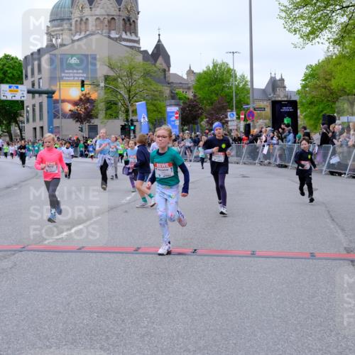 25.04.2026 - Das Zehntel Tim E. http://msf.ph/oto/9577698 25.04.2026 11:01:06 Ziel 5160, 5171, 5183, 5188, 5192, 5478, 5588, 5672, 5714, 5765, 5950, 5966, 6211, 6435, 6436, 6444, 6509, 6575, 6594, 6656, 7304, 7531, 7562, 7671, 7676, 7804, 7865 meine-sportfotos.de
