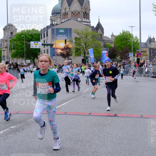 25.04.2026 - Das Zehntel Tim E. http://msf.ph/oto/9577704 25.04.2026 11:01:07 Ziel 5160, 5171, 5183, 5188, 5192, 5478, 5588, 5605, 5636, 5672, 5714, 5950, 5966, 6211, 6435, 6436, 6444, 6509, 6575, 6594, 6656, 7304, 7505, 7531, 7562, 7671, 7676, 7804, 7865 meine-sportfotos.de