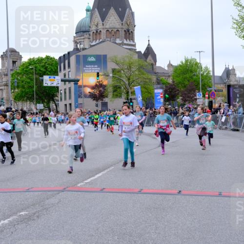 25.04.2026 - Das Zehntel Tim E. http://msf.ph/oto/9577714 25.04.2026 11:01:10 Ziel 5160, 5171, 5183, 5188, 5192, 5194, 5478, 5588, 5605, 5636, 5672, 5714, 5930, 5943, 5950, 6001, 6021, 6211, 6435, 6436, 6444, 6509, 6575, 6594, 6656, 7014, 7304, 7505, 7514, 7531, 7562, 7670, 7671, 7676, 7804, 7865 meine-sportfotos.de