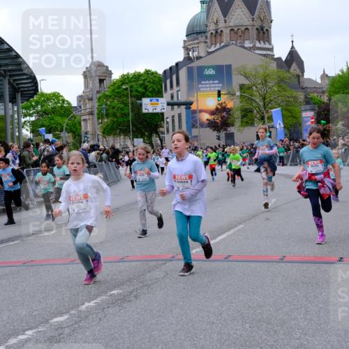 25.04.2026 - Das Zehntel Tim E. http://msf.ph/oto/9577722 25.04.2026 11:01:11 Ziel 5160, 5171, 5183, 5188, 5192, 5194, 5243, 5254, 5478, 5588, 5605, 5636, 5672, 5714, 5930, 5943, 5950, 6001, 6021, 6211, 6436, 6509, 6575, 6594, 6656, 7014, 7304, 7505, 7514, 7531, 7562, 7670, 7671, 7676, 7804, 7865 meine-sportfotos.de