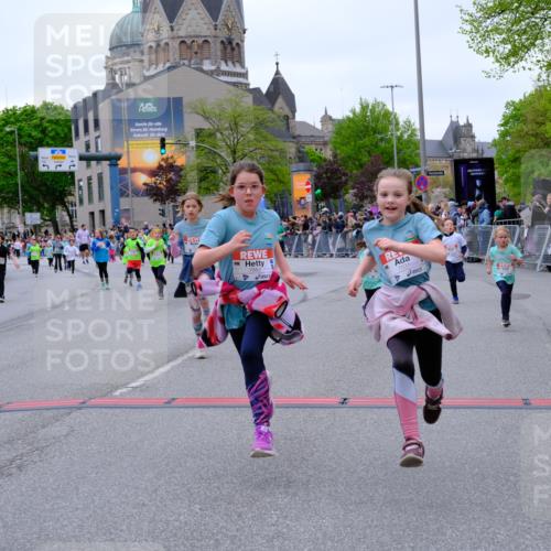 25.04.2026 - Das Zehntel Tim E. http://msf.ph/oto/9577725 25.04.2026 11:01:12 Ziel 5160, 5171, 5183, 5188, 5192, 5194, 5243, 5254, 5588, 5605, 5636, 5930, 5943, 5950, 6001, 6021, 6289, 6436, 6575, 6594, 6656, 6943, 7014, 7304, 7505, 7514, 7531, 7562, 7670, 7671, 7676, 7784, 7865 meine-sportfotos.de