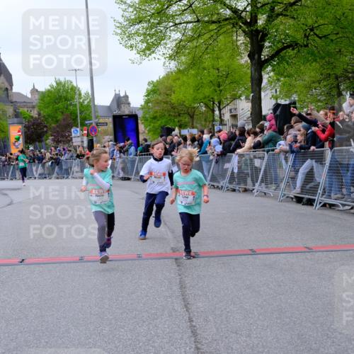 25.04.2026 - Das Zehntel Tim E. http://msf.ph/oto/9577728 25.04.2026 11:01:14 Ziel 5183, 5188, 5192, 5194, 5243, 5254, 5605, 5636, 5707, 5930, 5943, 6001, 6021, 6287, 6289, 6436, 6503, 6511, 6513, 6575, 6594, 6656, 6943, 7014, 7505, 7514, 7531, 7562, 7670, 7671, 7676, 7784 meine-sportfotos.de