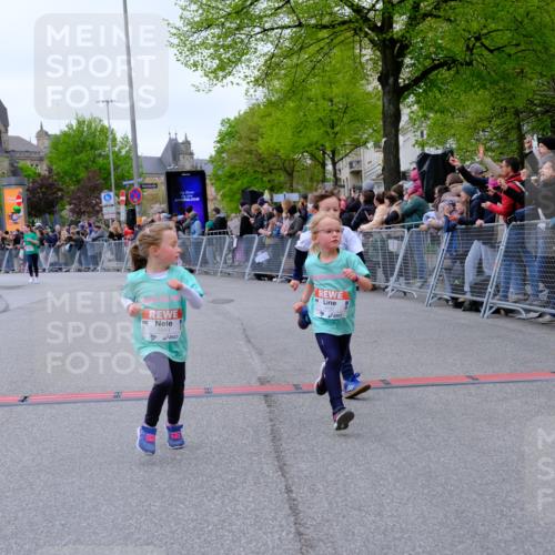 25.04.2026 - Das Zehntel Tim E. http://msf.ph/oto/9577733 25.04.2026 11:01:14 Ziel 5183, 5188, 5192, 5194, 5243, 5254, 5605, 5636, 5707, 5930, 5943, 6001, 6021, 6287, 6289, 6436, 6503, 6511, 6513, 6575, 6594, 6656, 6943, 7014, 7505, 7514, 7531, 7562, 7670, 7671, 7676, 7784 meine-sportfotos.de