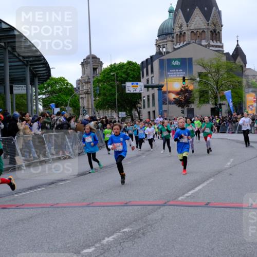 25.04.2026 - Das Zehntel Tim E. http://msf.ph/oto/9577736 25.04.2026 11:01:17 Ziel 5138, 5183, 5188, 5192, 5194, 5243, 5254, 5605, 5636, 5670, 5707, 5930, 5943, 6001, 6021, 6287, 6289, 6436, 6464, 6503, 6511, 6513, 6549, 6943, 7014, 7505, 7514, 7531, 7562, 7670, 7693, 7784 meine-sportfotos.de