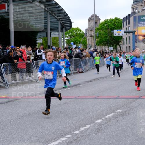 25.04.2026 - Das Zehntel Tim E. http://msf.ph/oto/9577743 25.04.2026 11:01:18 Ziel 5138, 5183, 5188, 5192, 5194, 5243, 5254, 5605, 5636, 5670, 5707, 5930, 5943, 6001, 6021, 6287, 6289, 6464, 6503, 6511, 6513, 6549, 6943, 7014, 7505, 7514, 7531, 7562, 7573, 7670, 7693, 7784 meine-sportfotos.de