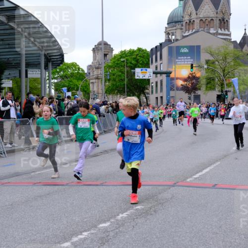 25.04.2026 - Das Zehntel Tim E. http://msf.ph/oto/9577750 25.04.2026 11:01:19 Ziel 5138, 5194, 5243, 5254, 5605, 5636, 5670, 5707, 5930, 5943, 6001, 6021, 6287, 6289, 6464, 6503, 6511, 6513, 6549, 6943, 7014, 7085, 7157, 7505, 7514, 7573, 7670, 7693, 7784 meine-sportfotos.de