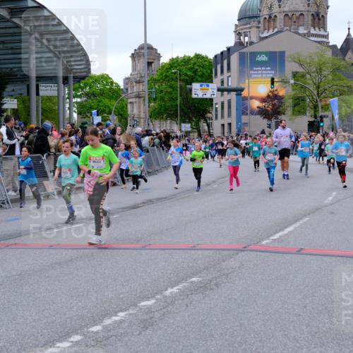 25.04.2026 - Das Zehntel Tim E. http://msf.ph/oto/9577769 25.04.2026 11:01:24 Ziel 5055, 5138, 5670, 5707, 5718, 5935, 5941, 5976, 5980, 6287, 6289, 6464, 6503, 6511, 6513, 6549, 6833, 6943, 7020, 7085, 7157, 7443, 7482, 7573, 7693, 7707, 7708, 7728, 7784 meine-sportfotos.de