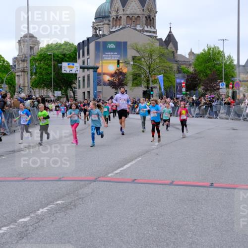 25.04.2026 - Das Zehntel Tim E. http://msf.ph/oto/9577771 25.04.2026 11:01:25 Ziel 5055, 5065, 5138, 5653, 5670, 5707, 5718, 5935, 5941, 5976, 5980, 6287, 6464, 6503, 6511, 6513, 6549, 6833, 7020, 7085, 7157, 7443, 7482, 7573, 7693, 7707, 7708, 7728 meine-sportfotos.de