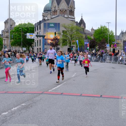 25.04.2026 - Das Zehntel Tim E. http://msf.ph/oto/9577777 25.04.2026 11:01:26 Ziel 5055, 5065, 5138, 5653, 5670, 5707, 5718, 5935, 5941, 5976, 5980, 5992, 6464, 6503, 6511, 6513, 6549, 6833, 7020, 7085, 7157, 7443, 7482, 7573, 7693, 7707, 7708, 7728 meine-sportfotos.de