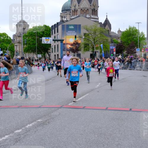 25.04.2026 - Das Zehntel Tim E. http://msf.ph/oto/9577781 25.04.2026 11:01:27 Ziel 5055, 5065, 5138, 5653, 5670, 5718, 5935, 5941, 5976, 5980, 5992, 6203, 6204, 6464, 6549, 6833, 7020, 7085, 7157, 7443, 7482, 7573, 7693, 7707, 7708, 7728 meine-sportfotos.de