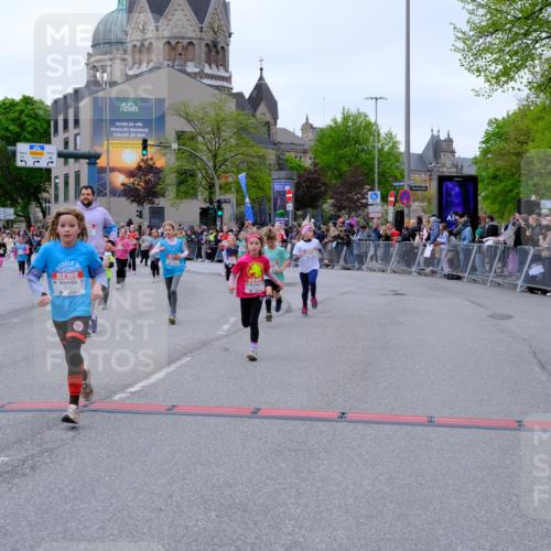 25.04.2026 - Das Zehntel Tim E. http://msf.ph/oto/9577782 25.04.2026 11:01:27 Ziel 5055, 5065, 5138, 5653, 5670, 5718, 5935, 5941, 5976, 5980, 5992, 6203, 6204, 6464, 6549, 6833, 7020, 7085, 7157, 7443, 7482, 7573, 7693, 7707, 7708, 7728 meine-sportfotos.de
