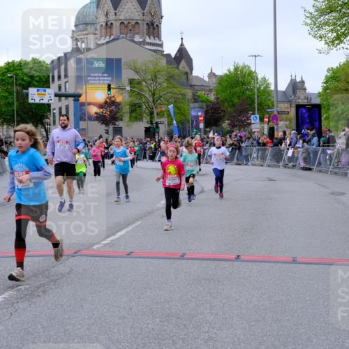 25.04.2026 - Das Zehntel Tim E. http://msf.ph/oto/9577785 25.04.2026 11:01:27 Ziel 5055, 5065, 5138, 5653, 5670, 5718, 5935, 5941, 5976, 5980, 5992, 6203, 6204, 6464, 6549, 6833, 7020, 7085, 7157, 7443, 7482, 7573, 7693, 7707, 7708, 7728 meine-sportfotos.de