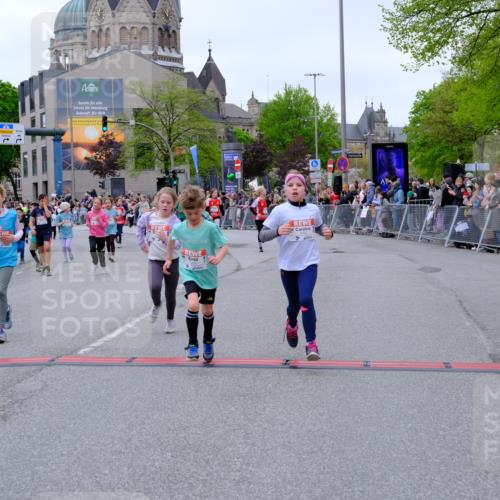 25.04.2026 - Das Zehntel Tim E. http://msf.ph/oto/9577803 25.04.2026 11:01:30 Ziel 5055, 5065, 5479, 5653, 5718, 5868, 5935, 5941, 5947, 5976, 5980, 5992, 6203, 6204, 6833, 7020, 7085, 7157, 7188, 7443, 7482, 7573, 7707, 7708, 7728 meine-sportfotos.de