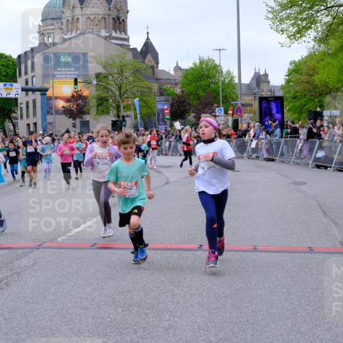 25.04.2026 - Das Zehntel Tim E. http://msf.ph/oto/9577806 25.04.2026 11:01:30 Ziel 5055, 5065, 5479, 5653, 5718, 5868, 5935, 5941, 5947, 5976, 5980, 5992, 6203, 6204, 6833, 7020, 7085, 7157, 7188, 7443, 7482, 7573, 7707, 7708, 7728 meine-sportfotos.de
