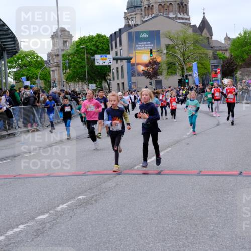 25.04.2026 - Das Zehntel Tim E. http://msf.ph/oto/9577814 25.04.2026 11:01:32 Ziel 5055, 5065, 5310, 5312, 5369, 5479, 5491, 5653, 5664, 5718, 5868, 5935, 5941, 5947, 5976, 5980, 5992, 6203, 6204, 6453, 6833, 7020, 7188, 7443, 7482, 7502, 7542, 7707, 7708, 7728, 7789, 7920 meine-sportfotos.de