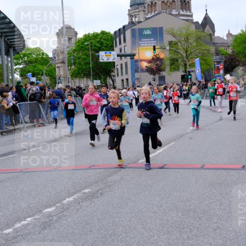 25.04.2026 - Das Zehntel Tim E. http://msf.ph/oto/9577815 25.04.2026 11:01:32 Ziel 5055, 5065, 5310, 5312, 5369, 5479, 5491, 5653, 5664, 5718, 5868, 5935, 5941, 5947, 5976, 5980, 5992, 6203, 6204, 6453, 6833, 7020, 7188, 7443, 7482, 7502, 7542, 7707, 7708, 7728, 7789, 7920 meine-sportfotos.de