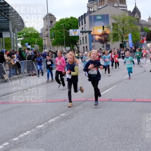 25.04.2026 - Das Zehntel Tim E. http://msf.ph/oto/9577817 25.04.2026 11:01:32 Ziel 5055, 5065, 5310, 5312, 5369, 5479, 5491, 5653, 5664, 5718, 5868, 5935, 5941, 5947, 5976, 5980, 5992, 6203, 6204, 6453, 6833, 7020, 7188, 7443, 7482, 7502, 7542, 7707, 7708, 7728, 7789, 7920 meine-sportfotos.de