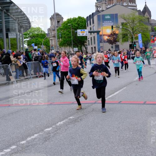 25.04.2026 - Das Zehntel Tim E. http://msf.ph/oto/9577818 25.04.2026 11:01:32 Ziel 5055, 5065, 5310, 5312, 5369, 5479, 5491, 5653, 5664, 5718, 5868, 5935, 5941, 5947, 5976, 5980, 5992, 6203, 6204, 6453, 6833, 7020, 7188, 7443, 7482, 7502, 7542, 7707, 7708, 7728, 7789, 7920 meine-sportfotos.de