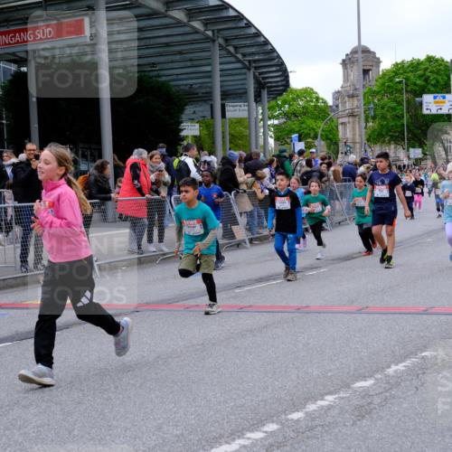 25.04.2026 - Das Zehntel Tim E. http://msf.ph/oto/9577833 25.04.2026 11:01:34 Ziel 5055, 5065, 5118, 5310, 5312, 5313, 5369, 5479, 5491, 5653, 5664, 5868, 5935, 5941, 5947, 5976, 5992, 6203, 6204, 6453, 6760, 6833, 7020, 7188, 7443, 7482, 7502, 7542, 7707, 7708, 7728, 7789, 7920 meine-sportfotos.de