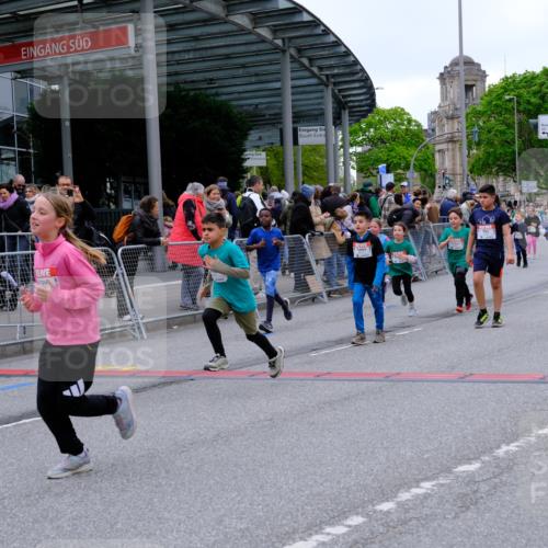 25.04.2026 - Das Zehntel Tim E. http://msf.ph/oto/9577834 25.04.2026 11:01:34 Ziel 5055, 5065, 5118, 5310, 5312, 5313, 5369, 5479, 5491, 5653, 5664, 5868, 5935, 5941, 5947, 5976, 5992, 6203, 6204, 6453, 6760, 6833, 7020, 7188, 7443, 7482, 7502, 7542, 7707, 7708, 7728, 7789, 7920 meine-sportfotos.de