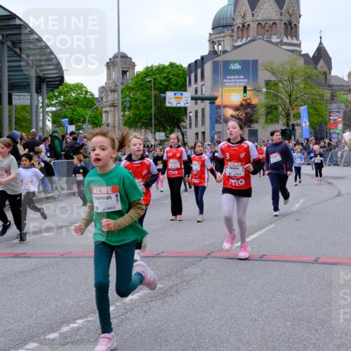 25.04.2026 - Das Zehntel Tim E. http://msf.ph/oto/9577855 25.04.2026 11:01:38 Ziel 5118, 5310, 5312, 5313, 5314, 5321, 5369, 5479, 5491, 5664, 5868, 5947, 5992, 6170, 6203, 6204, 6453, 6582, 6595, 6688, 6725, 6760, 6767, 7188, 7502, 7542, 7789, 7920 meine-sportfotos.de