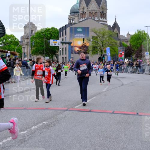 25.04.2026 - Das Zehntel Tim E. http://msf.ph/oto/9577863 25.04.2026 11:01:40 Ziel 5118, 5131, 5133, 5310, 5312, 5313, 5314, 5321, 5369, 5479, 5491, 5664, 5868, 5947, 6170, 6453, 6569, 6578, 6582, 6595, 6688, 6725, 6760, 6767, 6992, 7001, 7188, 7502, 7542, 7789, 7920 meine-sportfotos.de