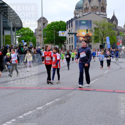 25.04.2026 - Das Zehntel Tim E. http://msf.ph/oto/9577866 25.04.2026 11:01:40 Ziel 5118, 5131, 5133, 5310, 5312, 5313, 5314, 5321, 5369, 5479, 5491, 5664, 5868, 5947, 6170, 6453, 6569, 6578, 6582, 6595, 6688, 6725, 6760, 6767, 6992, 7001, 7188, 7502, 7542, 7789, 7920 meine-sportfotos.de