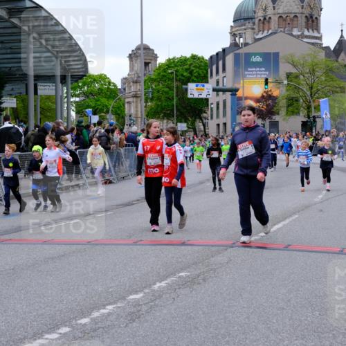 25.04.2026 - Das Zehntel Tim E. http://msf.ph/oto/9577868 25.04.2026 11:01:40 Ziel 5118, 5131, 5133, 5310, 5312, 5313, 5314, 5321, 5369, 5479, 5491, 5664, 5868, 5947, 6170, 6453, 6569, 6578, 6582, 6595, 6688, 6725, 6760, 6767, 6992, 7001, 7188, 7502, 7542, 7789, 7920 meine-sportfotos.de