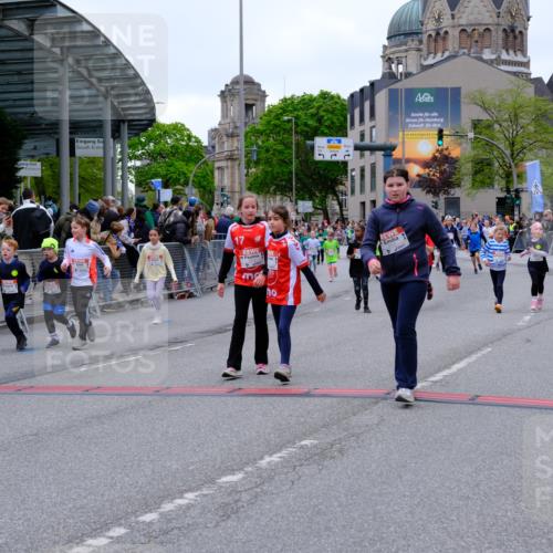 25.04.2026 - Das Zehntel Tim E. http://msf.ph/oto/9577870 25.04.2026 11:01:40 Ziel 5118, 5131, 5133, 5310, 5312, 5313, 5314, 5321, 5369, 5479, 5491, 5664, 5868, 5947, 6170, 6453, 6569, 6578, 6582, 6595, 6688, 6725, 6760, 6767, 6992, 7001, 7188, 7502, 7542, 7789, 7920 meine-sportfotos.de