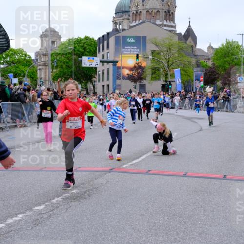 25.04.2026 - Das Zehntel Tim E. http://msf.ph/oto/9577878 25.04.2026 11:01:43 Ziel 5118, 5131, 5133, 5147, 5242, 5253, 5310, 5312, 5313, 5314, 5321, 5363, 5369, 5491, 5664, 6170, 6396, 6453, 6569, 6578, 6582, 6595, 6688, 6725, 6760, 6767, 6992, 7001, 7502, 7542, 7789, 7920 meine-sportfotos.de