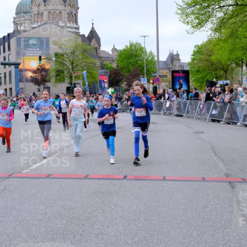 25.04.2026 - Das Zehntel Tim E. http://msf.ph/oto/9577908 25.04.2026 11:01:52 Ziel 5076, 5131, 5133, 5147, 5149, 5157, 5220, 5242, 5253, 5359, 5361, 5363, 5462, 5465, 6223, 6233, 6254, 6396, 6398, 6405, 6689, 6690, 6731, 6827, 6846, 7428, 7434, 7617, 7642, 7667, 7769, 7773, 7776, 7924, 7974, 7997 meine-sportfotos.de