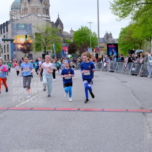 25.04.2026 - Das Zehntel Tim E. http://msf.ph/oto/9577909 25.04.2026 11:01:52 Ziel 5076, 5131, 5133, 5147, 5149, 5157, 5220, 5242, 5253, 5359, 5361, 5363, 5462, 5465, 6223, 6233, 6254, 6396, 6398, 6405, 6689, 6690, 6731, 6827, 6846, 7428, 7434, 7617, 7642, 7667, 7769, 7773, 7776, 7924, 7974, 7997 meine-sportfotos.de