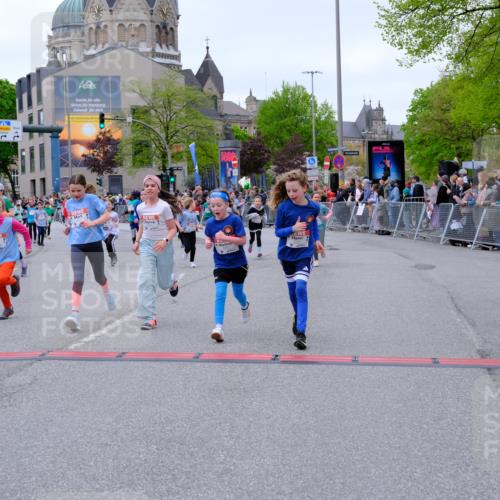 25.04.2026 - Das Zehntel Tim E. http://msf.ph/oto/9577911 25.04.2026 11:01:52 Ziel 5076, 5131, 5133, 5147, 5149, 5157, 5220, 5242, 5253, 5359, 5361, 5363, 5462, 5465, 6223, 6233, 6254, 6396, 6398, 6405, 6689, 6690, 6731, 6827, 6846, 7428, 7434, 7617, 7642, 7667, 7769, 7773, 7776, 7924, 7974, 7997 meine-sportfotos.de