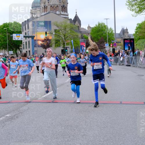 25.04.2026 - Das Zehntel Tim E. http://msf.ph/oto/9577916 25.04.2026 11:01:53 Ziel 5076, 5147, 5149, 5157, 5220, 5242, 5253, 5359, 5361, 5363, 5462, 5465, 5882, 6223, 6233, 6254, 6396, 6398, 6405, 6689, 6690, 6731, 6827, 6846, 7428, 7434, 7581, 7617, 7642, 7667, 7769, 7773, 7776, 7924, 7974, 7997 meine-sportfotos.de