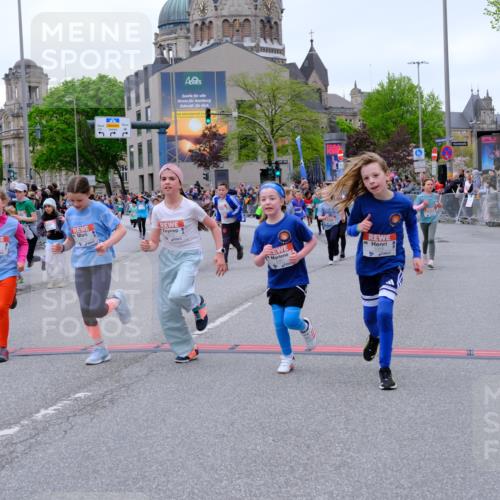 25.04.2026 - Das Zehntel Tim E. http://msf.ph/oto/9577919 25.04.2026 11:01:53 Ziel 5076, 5147, 5149, 5157, 5220, 5242, 5253, 5359, 5361, 5363, 5462, 5465, 5882, 6223, 6233, 6254, 6396, 6398, 6405, 6689, 6690, 6731, 6827, 6846, 7428, 7434, 7581, 7617, 7642, 7667, 7769, 7773, 7776, 7924, 7974, 7997 meine-sportfotos.de