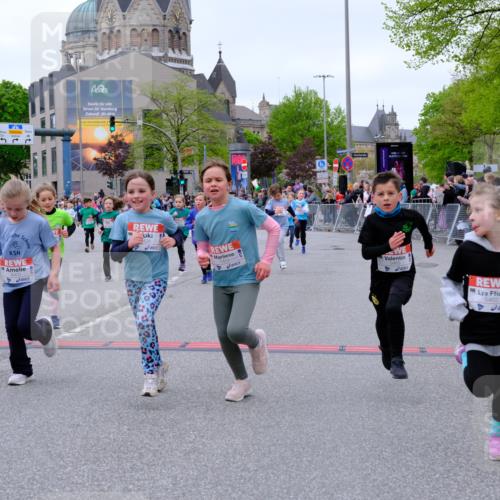 25.04.2026 - Das Zehntel Tim E. http://msf.ph/oto/9577937 25.04.2026 11:01:57 Ziel 5076, 5123, 5148, 5149, 5157, 5220, 5359, 5361, 5462, 5465, 5663, 5717, 5723, 5882, 6223, 6233, 6254, 6397, 6398, 6401, 6405, 6731, 6846, 7428, 7434, 7581, 7617, 7642, 7667, 7769, 7773, 7776, 7815, 7833, 7924, 7974, 7997 meine-sportfotos.de