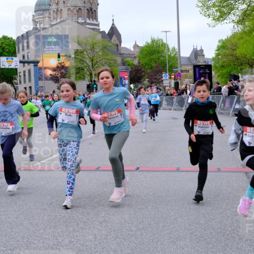 25.04.2026 - Das Zehntel Tim E. http://msf.ph/oto/9577938 25.04.2026 11:01:57 Ziel 5076, 5123, 5148, 5149, 5157, 5220, 5359, 5361, 5462, 5465, 5663, 5717, 5723, 5882, 6223, 6233, 6254, 6397, 6398, 6401, 6405, 6731, 6846, 7428, 7434, 7581, 7617, 7642, 7667, 7769, 7773, 7776, 7815, 7833, 7924, 7974, 7997 meine-sportfotos.de