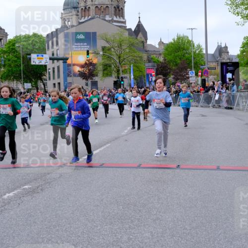 25.04.2026 - Das Zehntel Tim E. http://msf.ph/oto/9577940 25.04.2026 11:01:59 Ziel 5076, 5123, 5148, 5149, 5157, 5220, 5359, 5361, 5368, 5385, 5462, 5465, 5663, 5717, 5723, 5882, 6223, 6233, 6254, 6392, 6397, 6398, 6401, 6405, 6449, 6452, 7428, 7434, 7581, 7617, 7642, 7667, 7769, 7773, 7815, 7833, 7924, 7974, 7997 meine-sportfotos.de