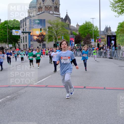 25.04.2026 - Das Zehntel Tim E. http://msf.ph/oto/9577944 25.04.2026 11:02:00 Ziel 5076, 5123, 5148, 5157, 5220, 5368, 5385, 5462, 5465, 5663, 5717, 5723, 5882, 6223, 6233, 6254, 6392, 6397, 6398, 6401, 6405, 6449, 6452, 7428, 7434, 7581, 7617, 7642, 7667, 7769, 7773, 7815, 7833, 7924, 7974, 7997 meine-sportfotos.de