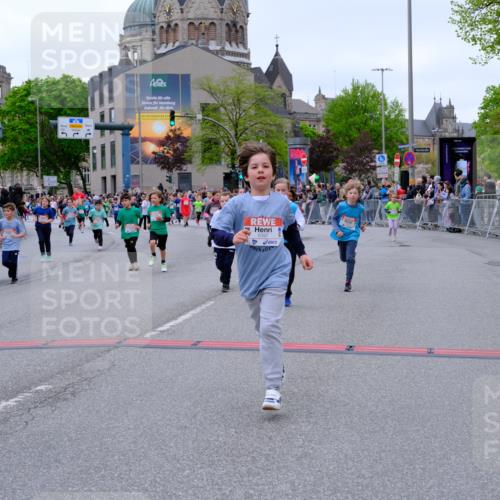 25.04.2026 - Das Zehntel Tim E. http://msf.ph/oto/9577945 25.04.2026 11:02:00 Ziel 5076, 5123, 5148, 5157, 5220, 5368, 5385, 5462, 5465, 5663, 5717, 5723, 5882, 6223, 6233, 6254, 6392, 6397, 6398, 6401, 6405, 6449, 6452, 7428, 7434, 7581, 7617, 7642, 7667, 7769, 7773, 7815, 7833, 7924, 7974, 7997 meine-sportfotos.de
