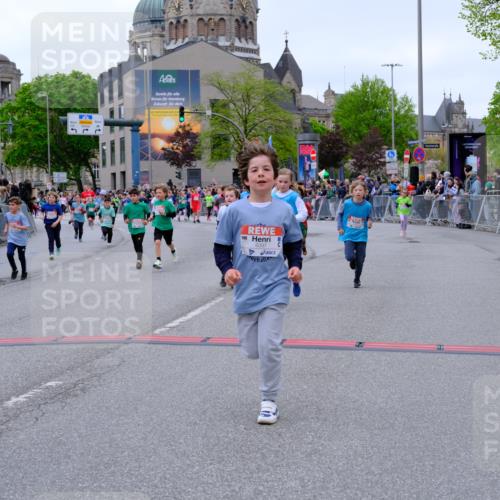 25.04.2026 - Das Zehntel Tim E. http://msf.ph/oto/9577946 25.04.2026 11:02:00 Ziel 5076, 5123, 5148, 5157, 5220, 5368, 5385, 5462, 5465, 5663, 5717, 5723, 5882, 6223, 6233, 6254, 6392, 6397, 6398, 6401, 6405, 6449, 6452, 7428, 7434, 7581, 7617, 7642, 7667, 7769, 7773, 7815, 7833, 7924, 7974, 7997 meine-sportfotos.de