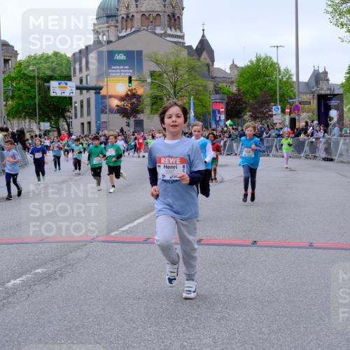 25.04.2026 - Das Zehntel Tim E. http://msf.ph/oto/9577947 25.04.2026 11:02:00 Ziel 5076, 5123, 5148, 5157, 5220, 5368, 5385, 5462, 5465, 5663, 5717, 5723, 5882, 6223, 6233, 6254, 6392, 6397, 6398, 6401, 6405, 6449, 6452, 7428, 7434, 7581, 7617, 7642, 7667, 7769, 7773, 7815, 7833, 7924, 7974, 7997 meine-sportfotos.de