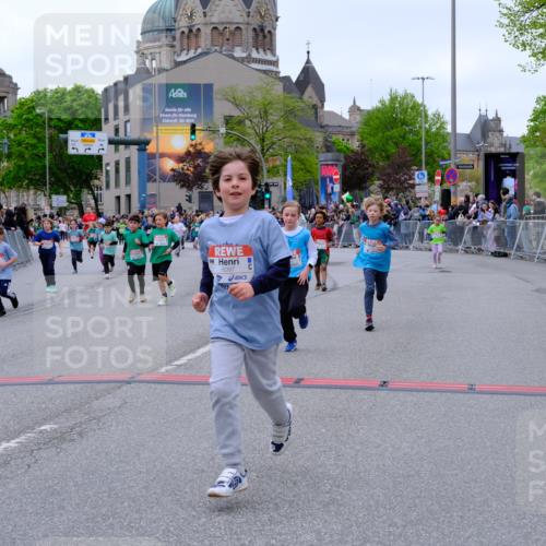 25.04.2026 - Das Zehntel Tim E. http://msf.ph/oto/9577948 25.04.2026 11:02:00 Ziel 5076, 5123, 5148, 5157, 5220, 5368, 5385, 5462, 5465, 5663, 5717, 5723, 5882, 6223, 6233, 6254, 6392, 6397, 6398, 6401, 6405, 6449, 6452, 7428, 7434, 7581, 7617, 7642, 7667, 7769, 7773, 7815, 7833, 7924, 7974, 7997 meine-sportfotos.de