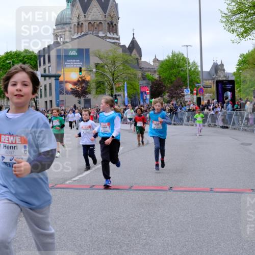 25.04.2026 - Das Zehntel Tim E. http://msf.ph/oto/9577949 25.04.2026 11:02:01 Ziel 5076, 5123, 5148, 5157, 5220, 5228, 5368, 5385, 5462, 5465, 5663, 5717, 5723, 5882, 5997, 6223, 6392, 6397, 6398, 6401, 6405, 6449, 6452, 6865, 6885, 7336, 7428, 7434, 7581, 7617, 7667, 7769, 7773, 7815, 7833, 7924, 7974, 7997 meine-sportfotos.de