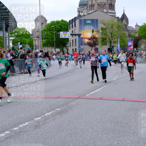 25.04.2026 - Das Zehntel Tim E. http://msf.ph/oto/9577964 25.04.2026 11:02:03 Ziel 5076, 5123, 5140, 5148, 5157, 5220, 5228, 5368, 5385, 5462, 5465, 5663, 5717, 5723, 5882, 5997, 6223, 6392, 6397, 6398, 6401, 6405, 6449, 6452, 6865, 6885, 7336, 7428, 7434, 7488, 7524, 7536, 7581, 7617, 7667, 7769, 7815, 7833, 7997 meine-sportfotos.de