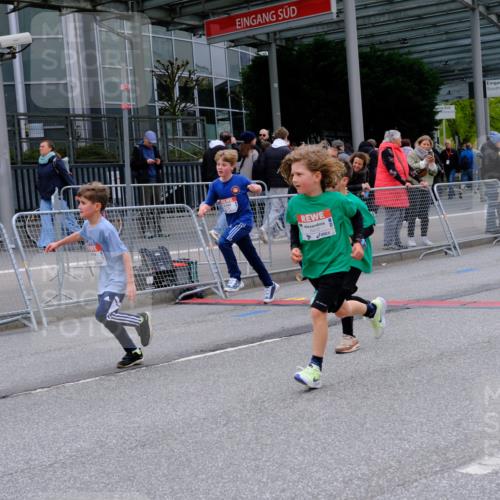 25.04.2026 - Das Zehntel Tim E. http://msf.ph/oto/9577967 25.04.2026 11:02:04 Ziel 5123, 5140, 5148, 5220, 5228, 5368, 5385, 5663, 5717, 5723, 5882, 5997, 6392, 6397, 6401, 6449, 6452, 6865, 6885, 7336, 7485, 7488, 7524, 7536, 7581, 7617, 7815, 7833, 7997 meine-sportfotos.de