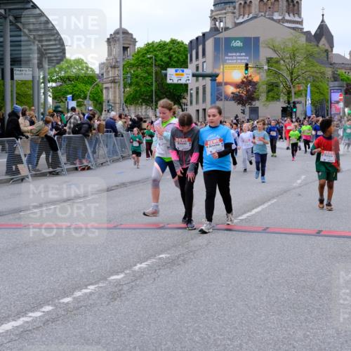 25.04.2026 - Das Zehntel Tim E. http://msf.ph/oto/9577975 25.04.2026 11:02:06 Ziel 5107, 5114, 5123, 5140, 5148, 5228, 5368, 5385, 5663, 5717, 5723, 5997, 6392, 6397, 6401, 6449, 6452, 6611, 6865, 6885, 7011, 7336, 7485, 7488, 7524, 7536, 7795, 7815, 7833 meine-sportfotos.de